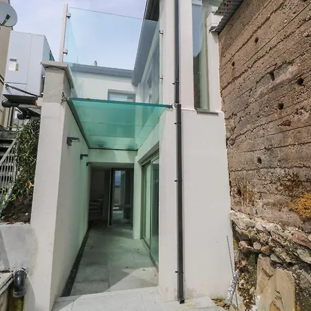 Neds Holiday home
